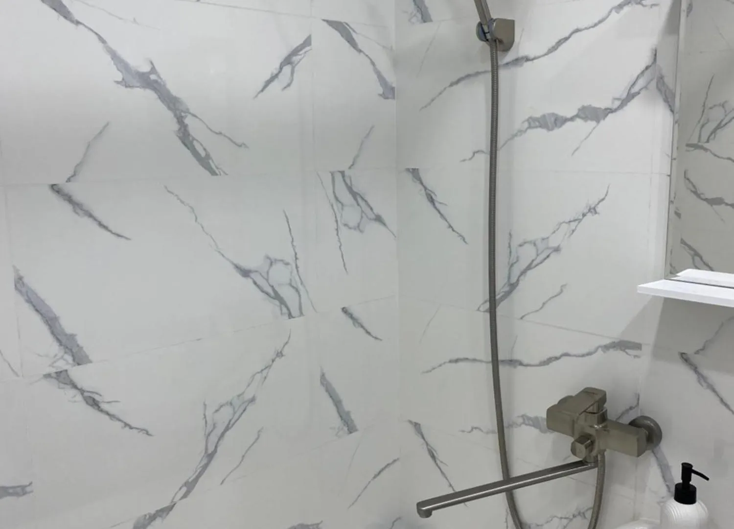 City Center One Bedroom Apartment Almatı